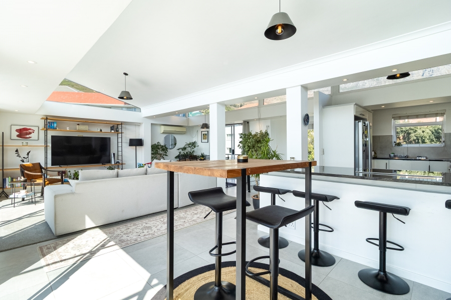 To Let 3 Bedroom Property for Rent in Vredehoek Western Cape